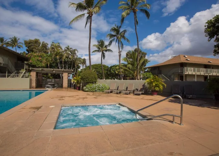 Kihei Bay Surf | Maui Rental Group | A Vtrips Experience Kihei Bay Surf | Maui Rental Group | A Vtrips Experience